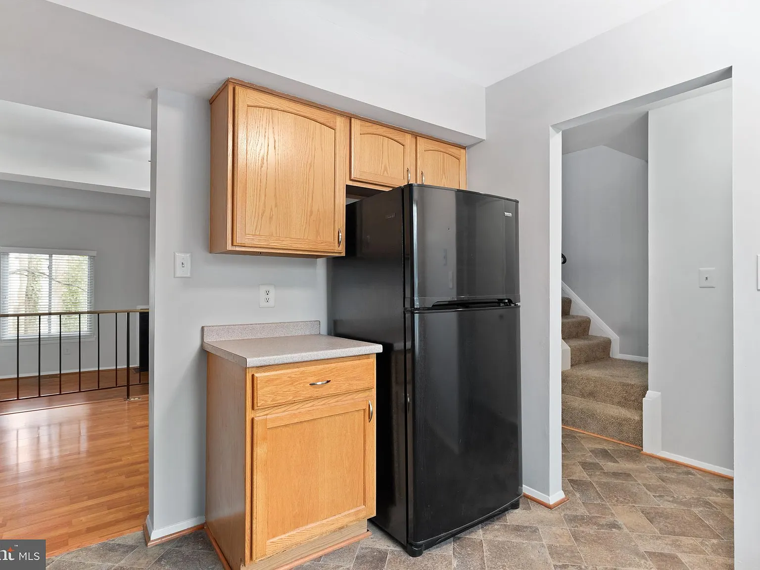 3 bed, 3.5 bath, 1900 sqft, $2,600 — Photo 2