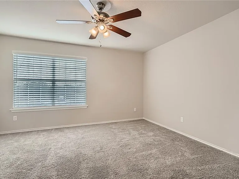 612 Copper Ct — Photo 21