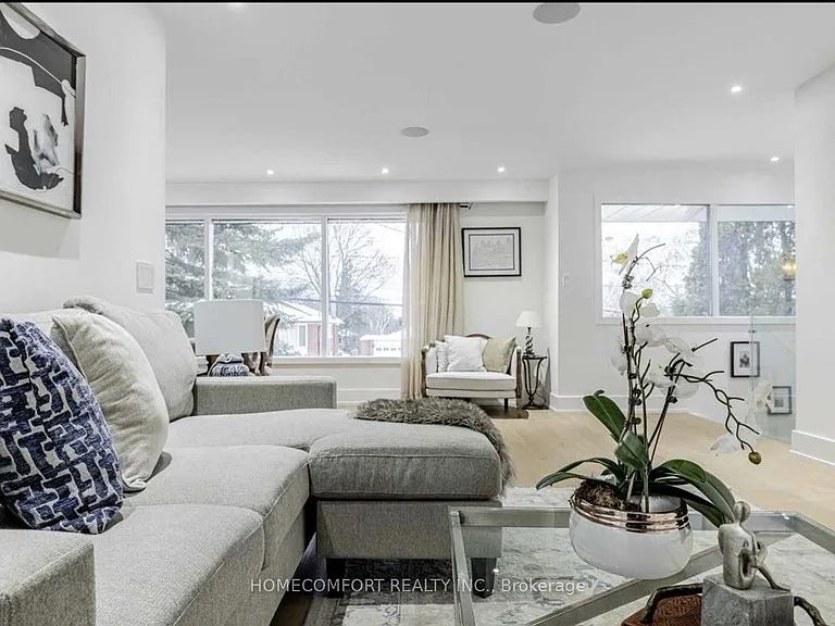 22 Fenelon Dr — Photo 4