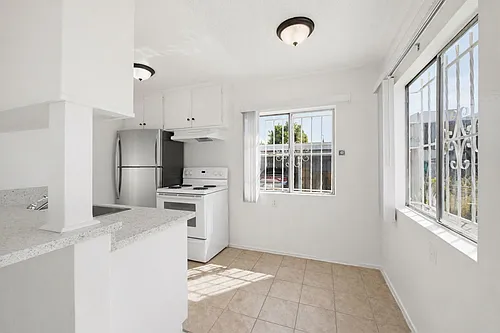 1224 S Normandie Ave #2 Photo 1