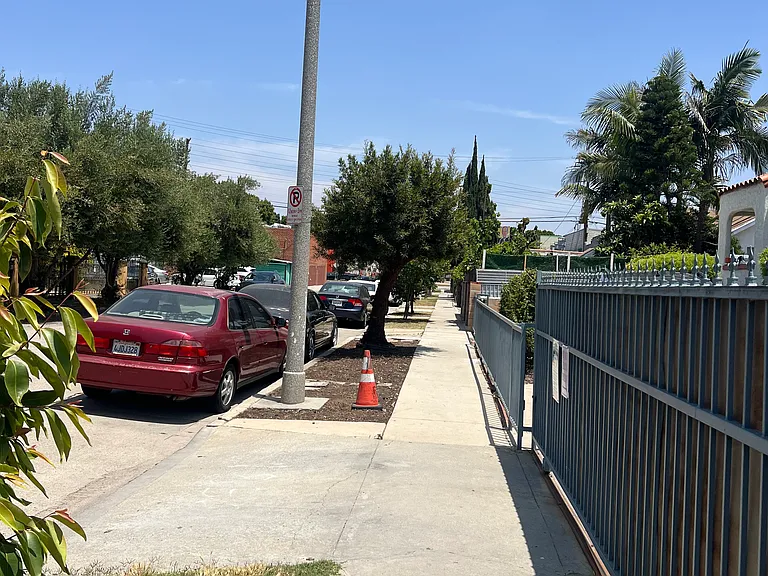 1832 S Curson Ave — Photo 9