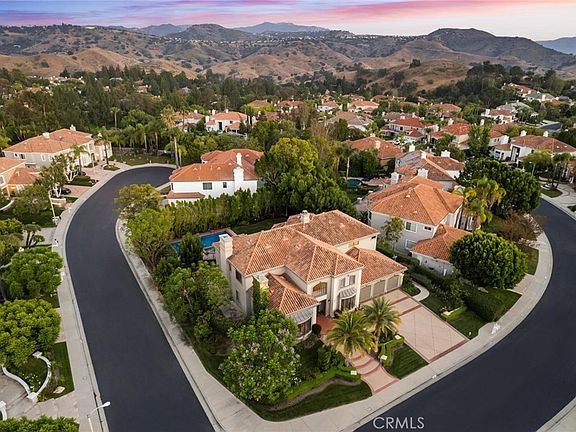 3rd image of 5512 Villawood Cir