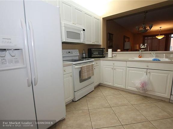 4th image of 7725 Yardley Dr APT 415