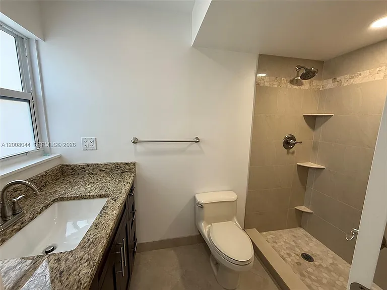 609 NE 14th Ave #108 — Photo 12