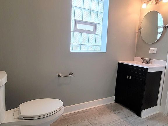 2nd image of 7637 S Kingston Ave APT 3
