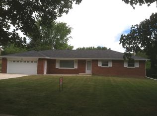914 Rasmussen Pl, Green Bay, WI 54304