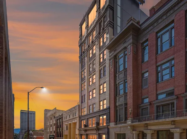 117 E 7th St #702-A, Chattanooga, TN 37402