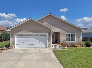 348 Riverwalk Cir, Hayesville, NC 28904