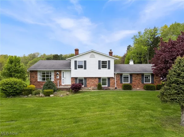 2584 Weymouth Rd, Hinckley, OH 44233