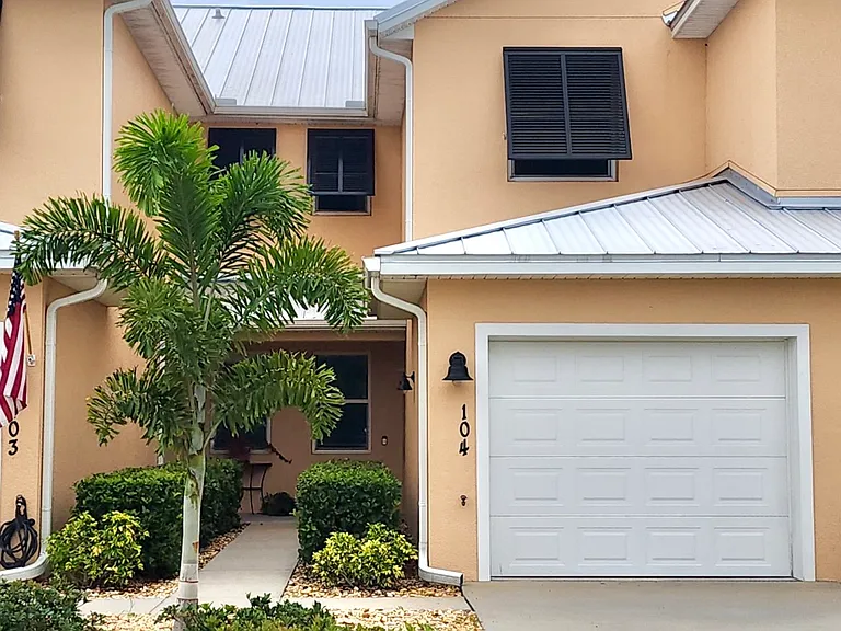 3951 Playa Del Sol Dr #104 — Photo 1