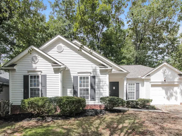 5833 Lawnmeadow Dr, Charlotte, NC 28216