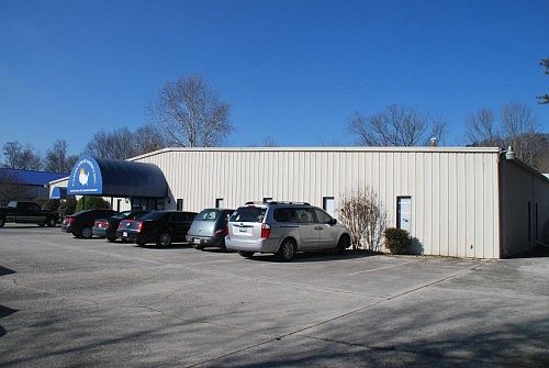 3rd image of 2901 Breezewood Ln