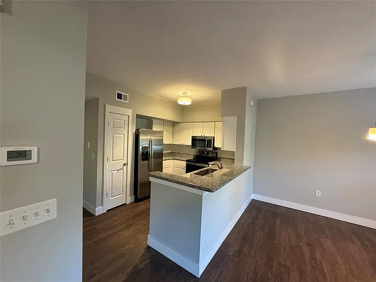 10000 SW 52nd Ave #V139 — Photo 4