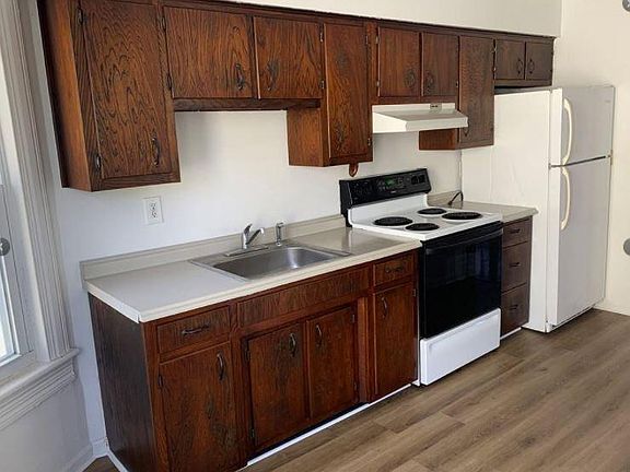 2nd image of 103 W Main St #1