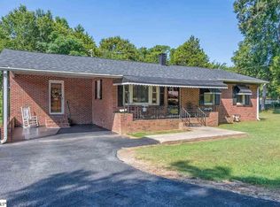 55 Gray Dr, Gray Court, SC 29645