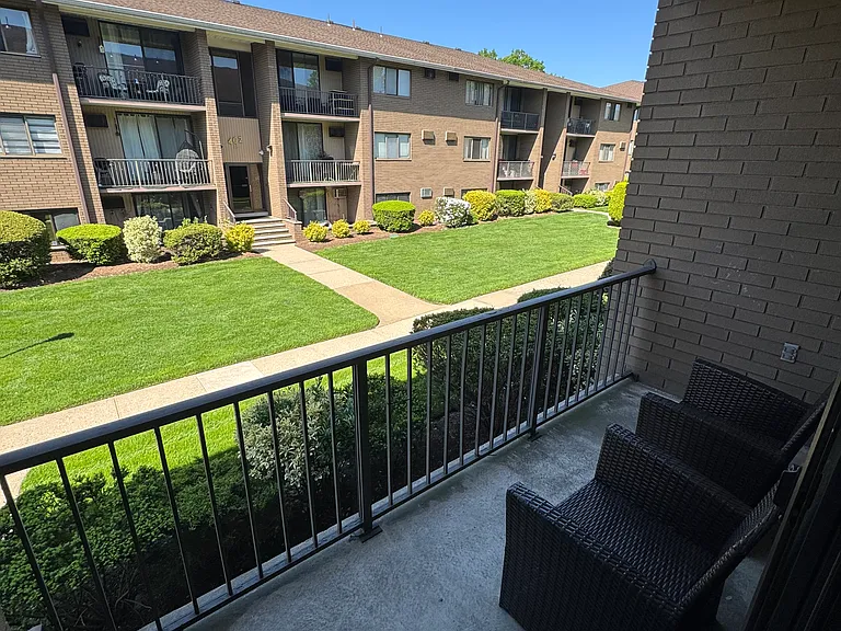 460B Liberty St #208 — Photo 5