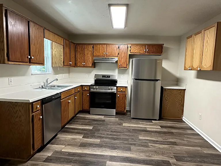 4801 Victoria Ct — Photo 10