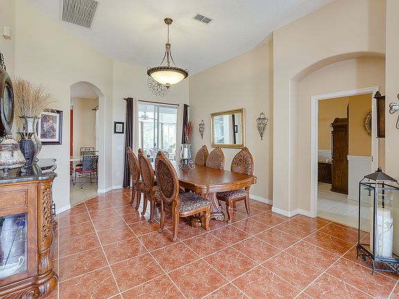 3rd image of 2676 Greenwillow Dr