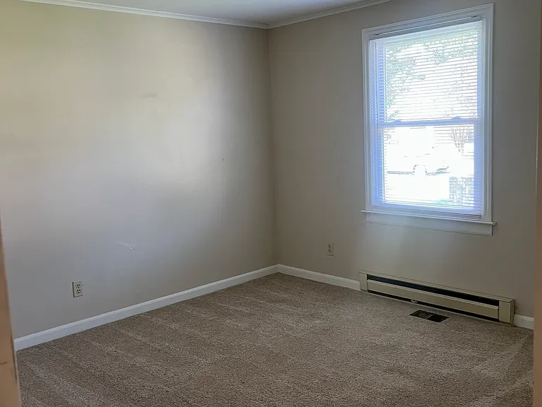 106 Virginia Ln — Photo 5