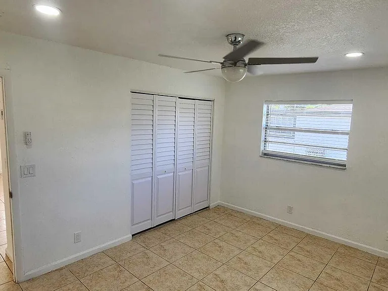 340 Walker Ave — Photo 4