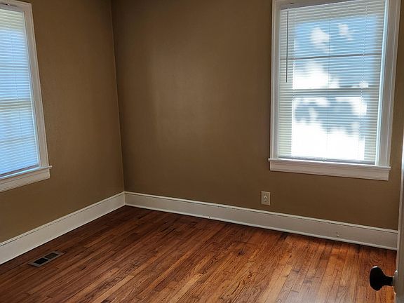4th image of 1310 10th Ave