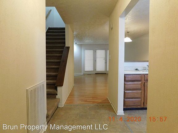 4th image of 10413 Victoria Dr APT D