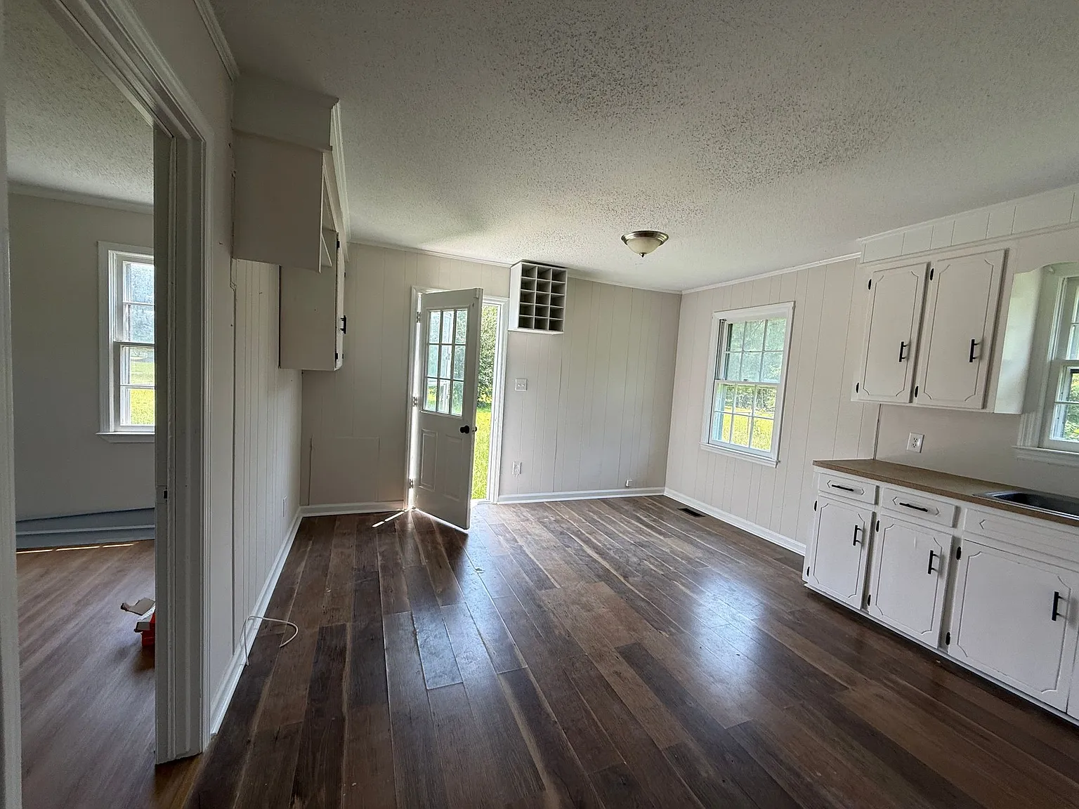 3 bed, 1227 sqft, $1,450 — Photo 3