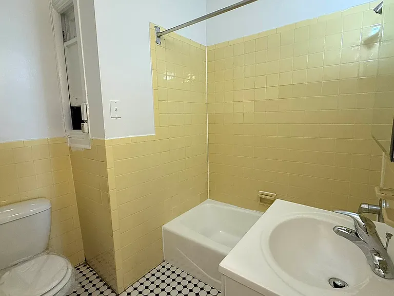 50 W 8th St #3B — Photo 6