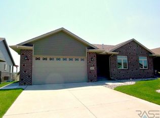 2635 E Whisper Trl, Sioux Falls, SD 57108