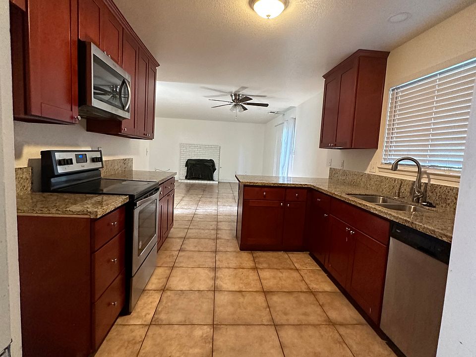 1st image of 1437 Chaparral Way