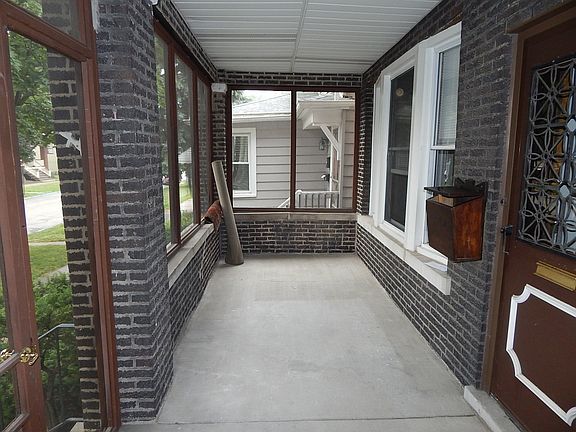 3rd image of 821 Marengo Ave