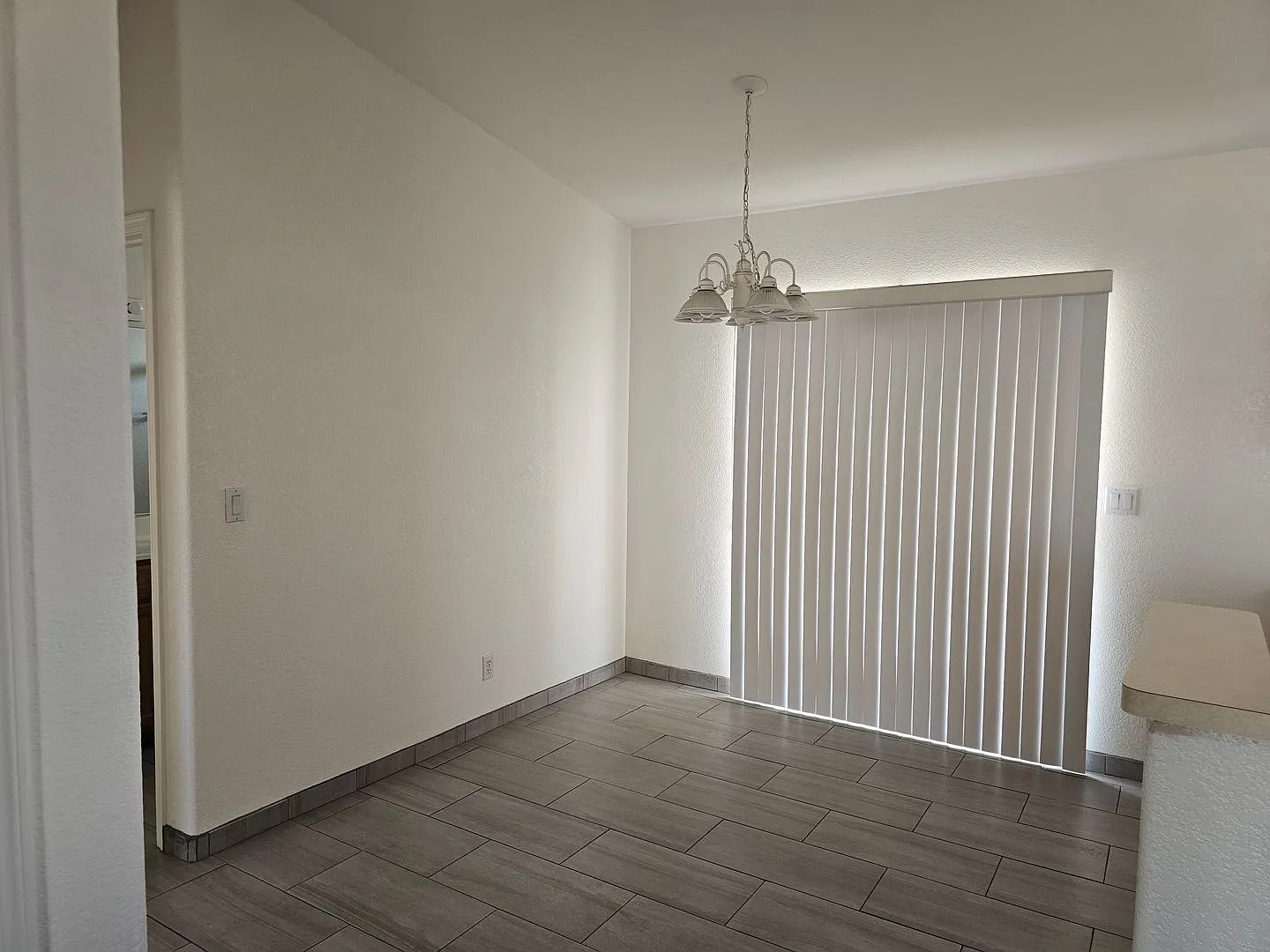 Unfurnished Long Term — Photo 3