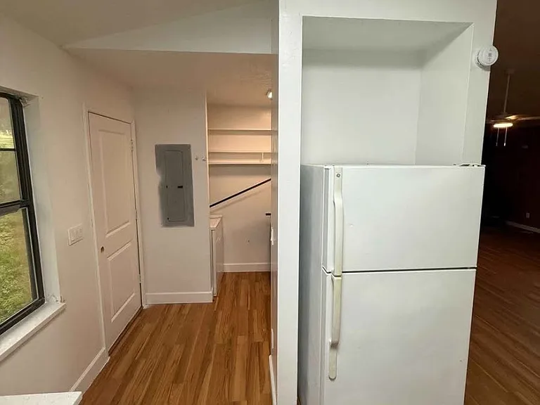 2230 Endsley Rd — Photo 16