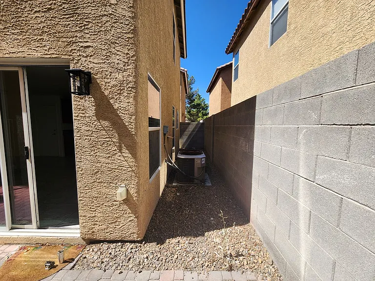 10256 Franford Ct — Photo 45