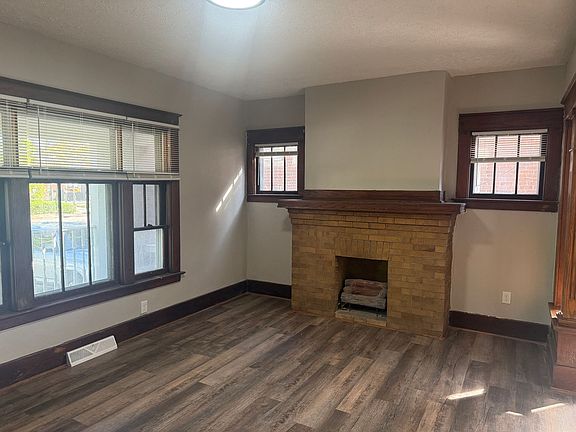 2nd image of 1111-1113 Brown Ave