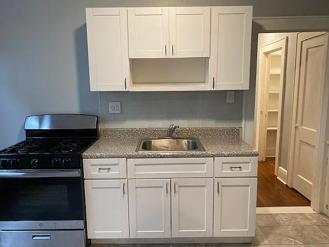 1 bed, 1300 sqft, $2,300 — Photo 3