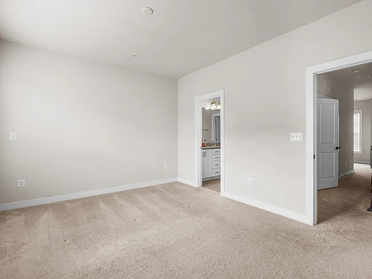 9780 Fields Rd — Photo 17