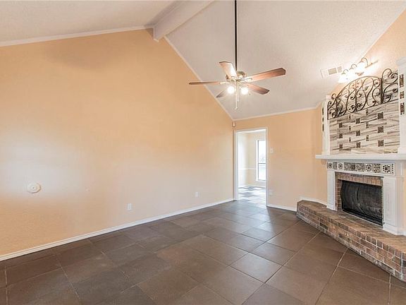 2nd image of 110 Mesa Dr