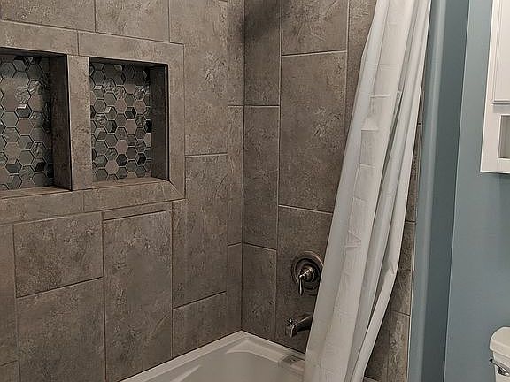 Master Bath with Jetted Tub