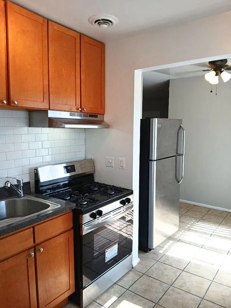 1933 Hickory Apartments LLC — Photo 2