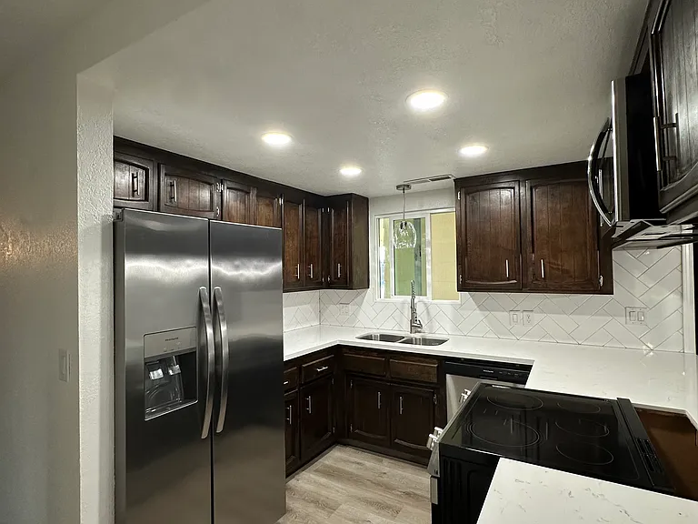 2108 Summerset Ave — Photo 9