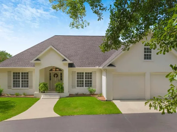 1455 Martin Ln, Atmore, AL 36502