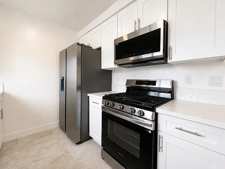 4727 Kester Ave #201 — Photo 7