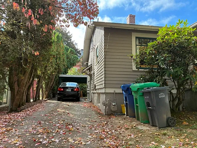 1524 SE Miller St — Photo 3