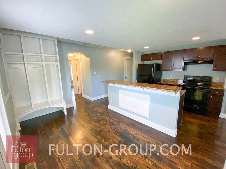840 Michigan St NE — Photo 3