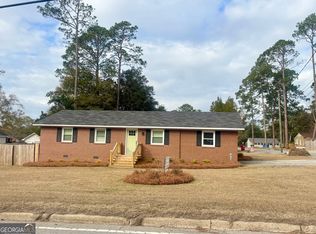136 3rd Ave, Mc Rae Helena, GA 31055