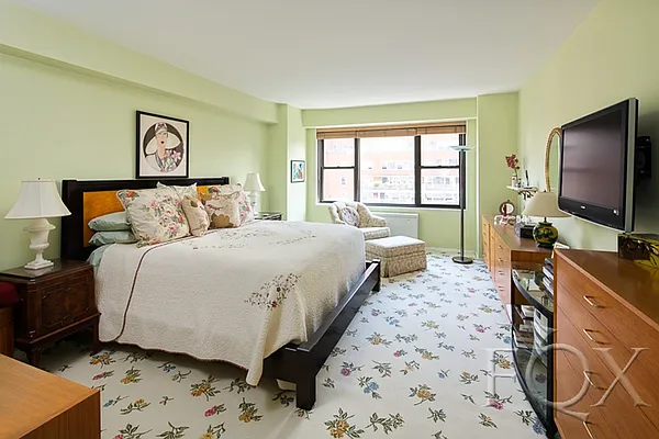 Sold by Fox Residential Group | media 18