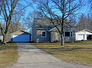 206 3rd St, Hayward, MN 56043