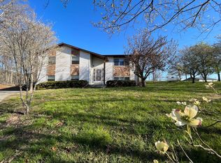 812 Manis Rd, Lenoir City, TN 37771