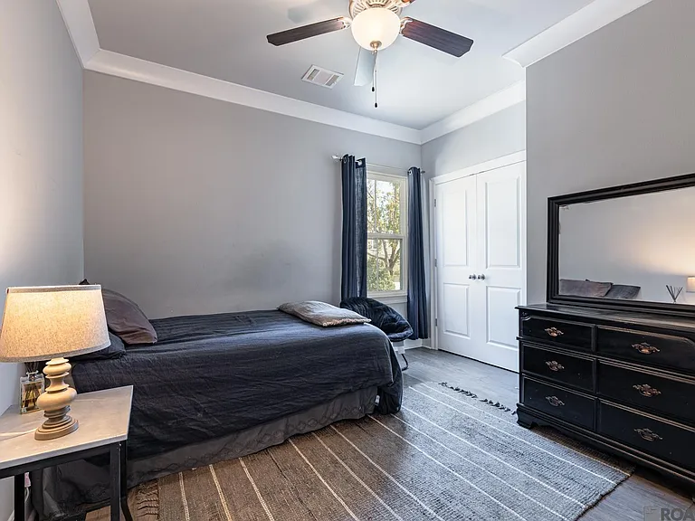 817 Saint Rose Ave — Photo 19